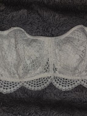 Victoria's Secret White Lace Strapless Bandeau Bralette